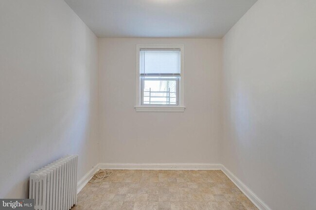 Building Photo - 3806 39th St