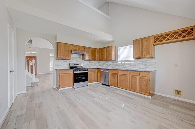 Building Photo - 2230 Bent River Dr