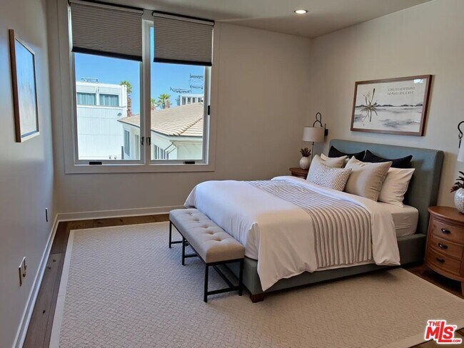 Building Photo - 1128 22nd St