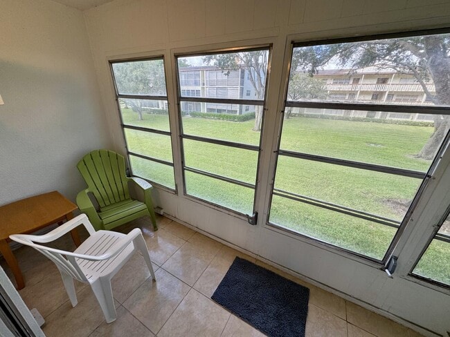 Building Photo - 273 Mansfield G