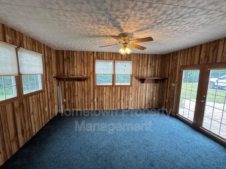 Building Photo - 115 Sandy Hollow Church Rd