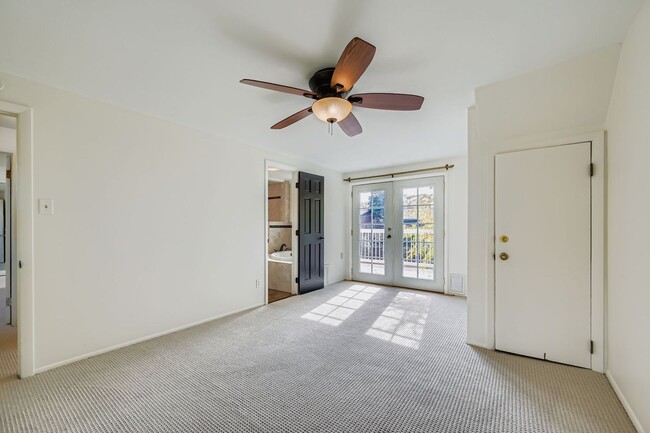 Building Photo - 4660 Sioux Dr