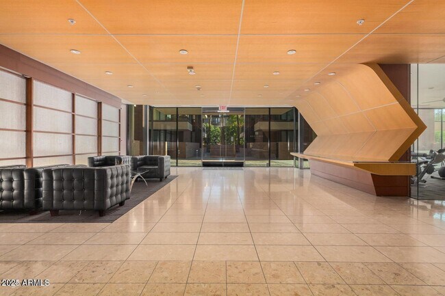 Building Photo - 208 W Portland St