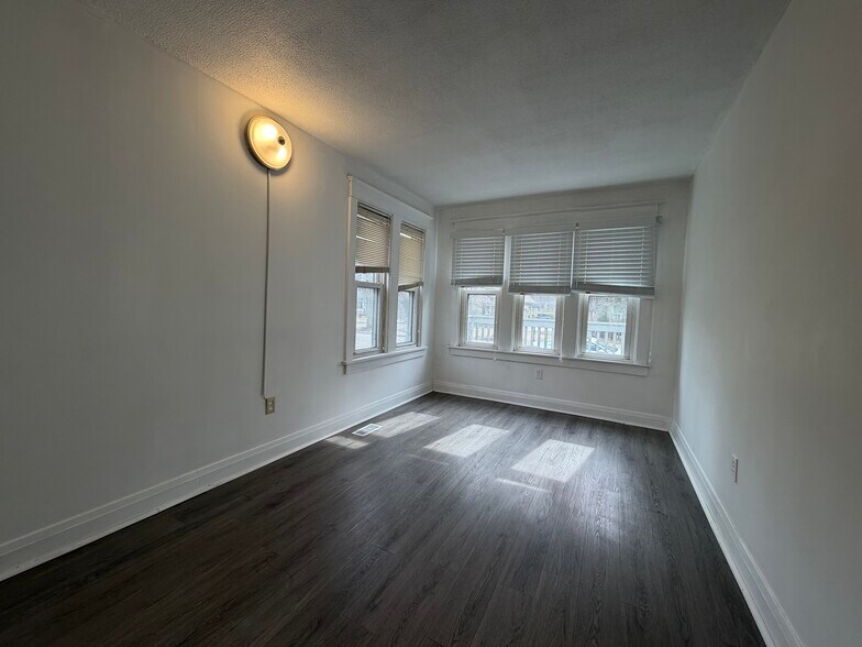 Building Photo - 215 Fuller Rd