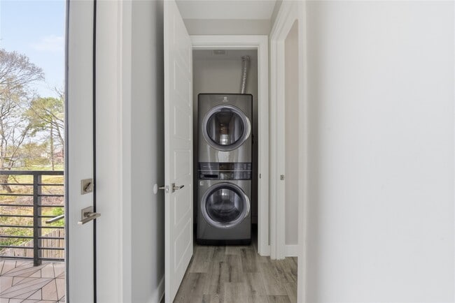 Building Photo - 1709 Cedrocanna Ln