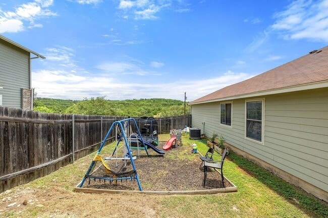 Building Photo - 714 Newport Dr