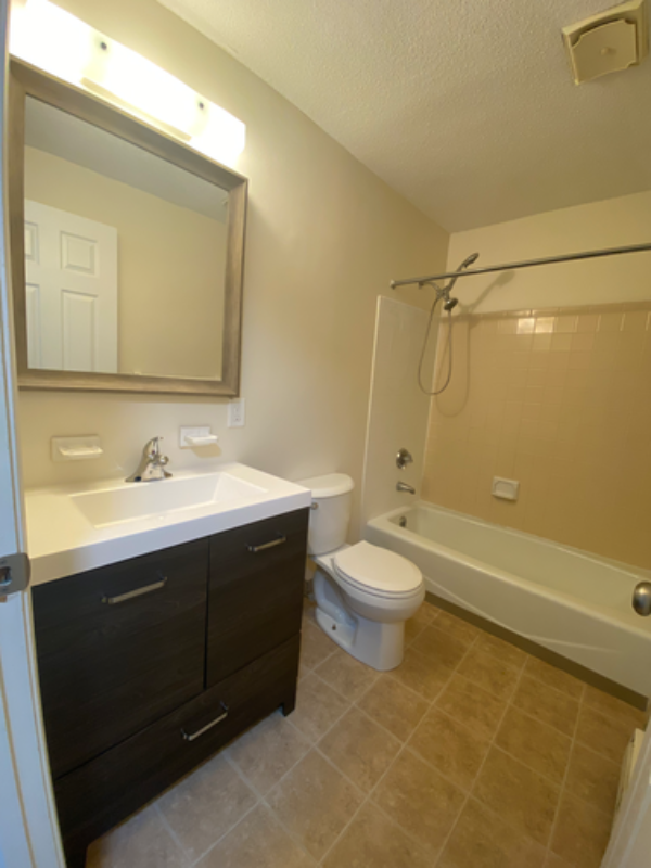 Building Photo - 1217 Harbor View Dr