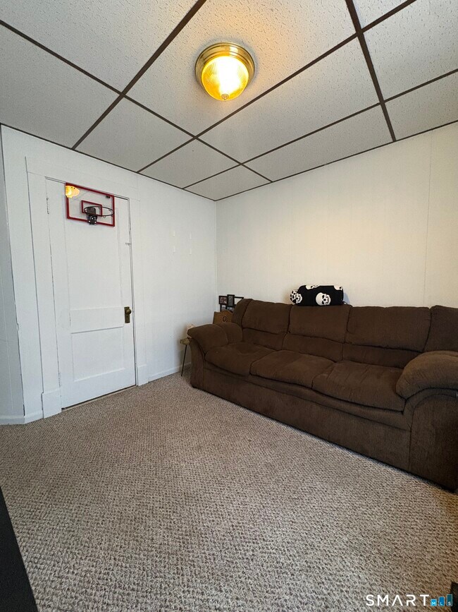 Building Photo - 82 S Main St