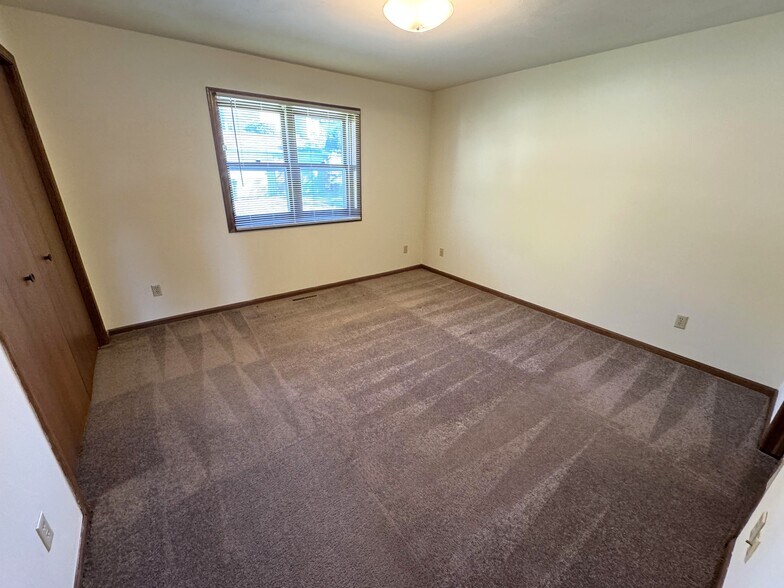 Building Photo - 3001 Cimarron Trl