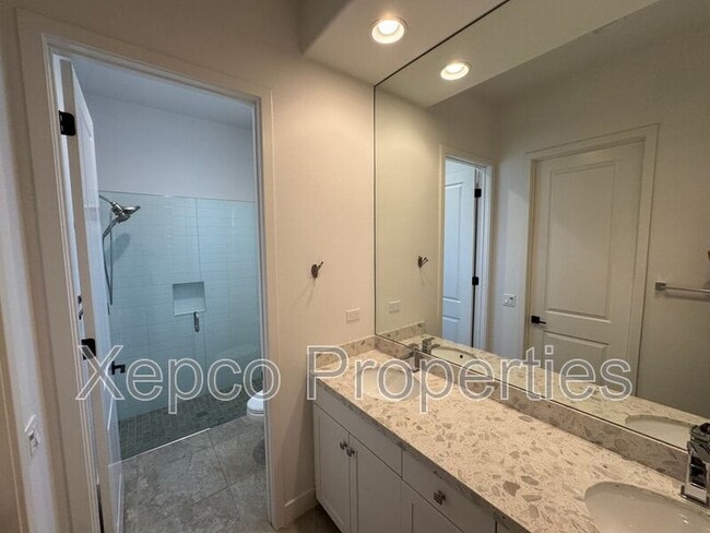 Building Photo - 74635 Tesla Dr