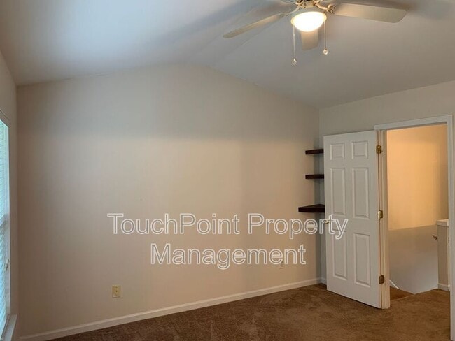 Building Photo - 3262 Mannington Dr