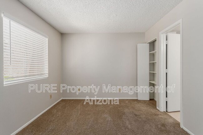 Building Photo - 700 W University Dr