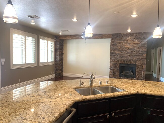 Building Photo - Four Bedrooms, Loft, and Downstairs Bedroo...