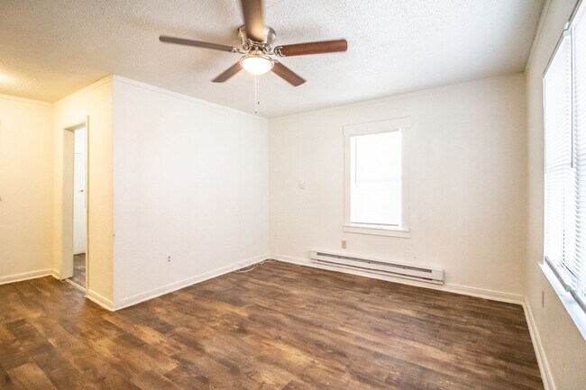 Building Photo - 3221 Baylor St