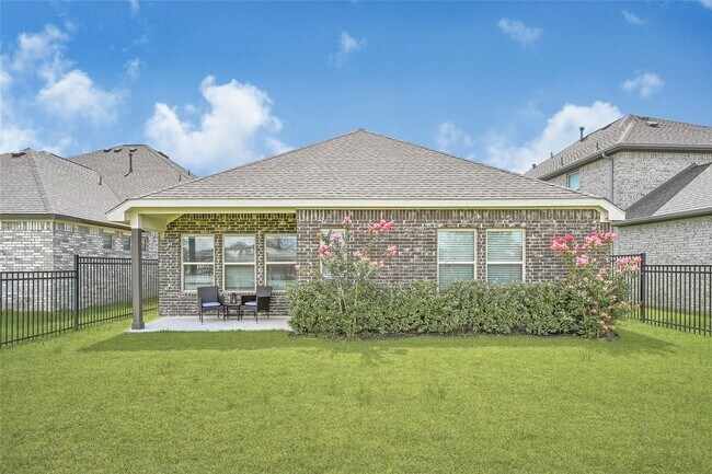 Building Photo - 562 Long Beach Bay Dr