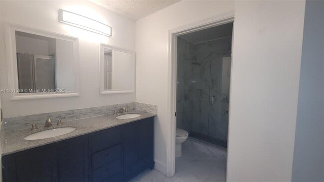 Building Photo - 10155 SW 163rd Pl