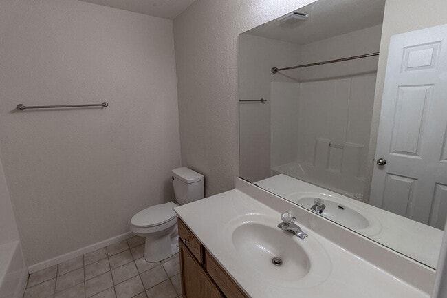 Building Photo - 1325 Godas Cir