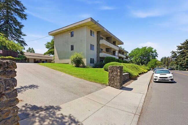 Building Photo - 3102 E 27th Ave