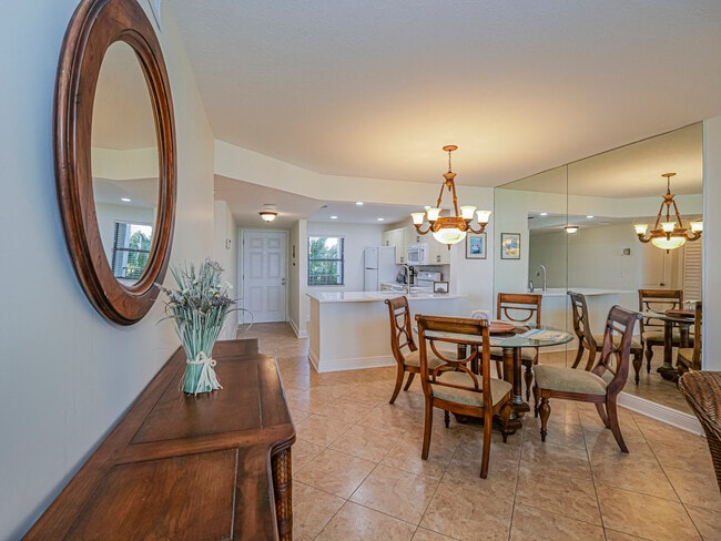 Building Photo - 4200 N Hwy A1A