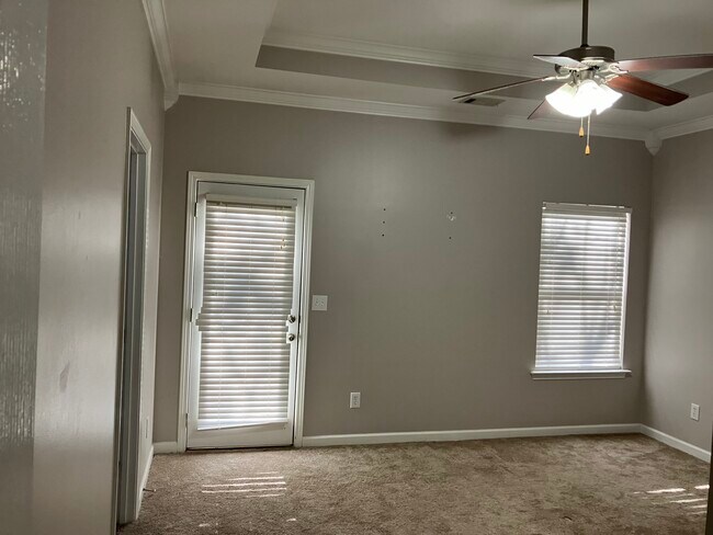 Building Photo - 261 Oxmoor Pl