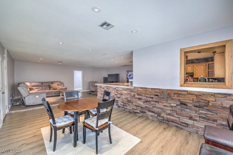 Building Photo - 2240 Grayson Cir