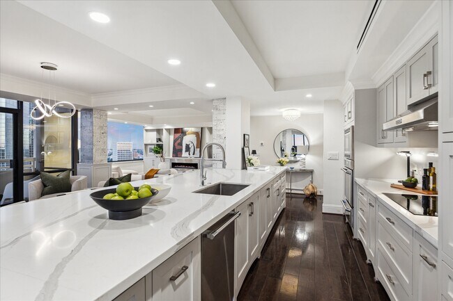 Building Photo - 15 Greenway Plz