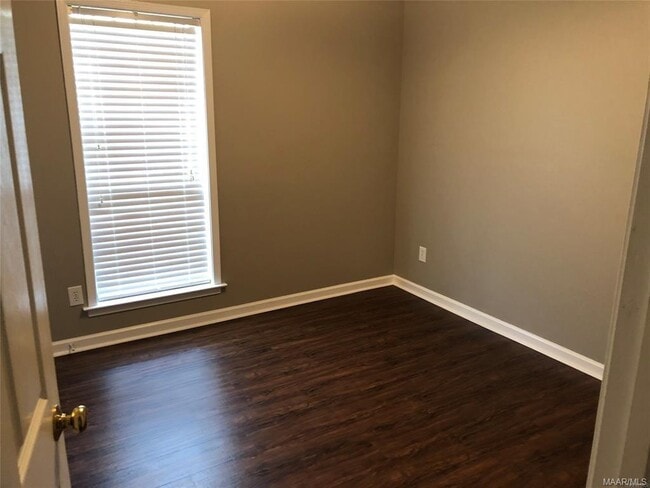 Building Photo - 115 Melvina Pl