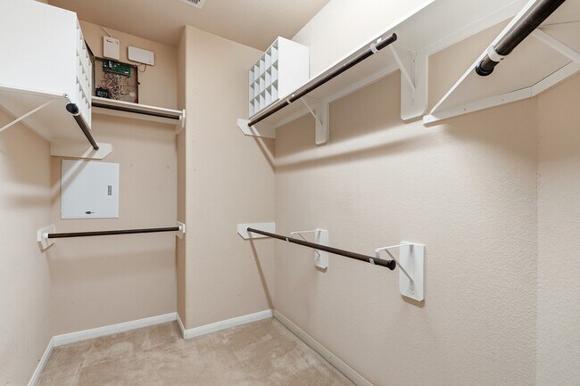 Building Photo - 5815 Creek Crossing Ct