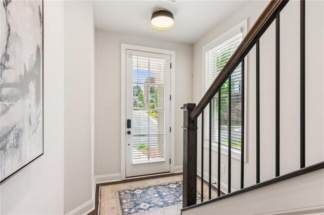 Building Photo - 427 Burton Dr
