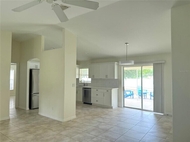 Building Photo - 2349 Honey Ln