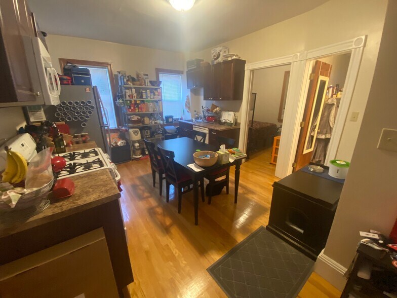 Building Photo - 105 Brookline St