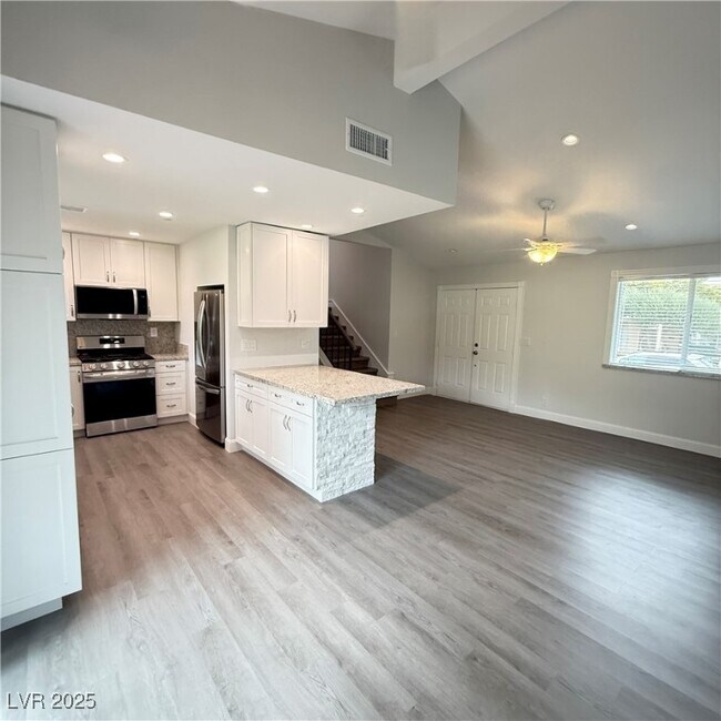 Building Photo - 508 Woodcrest Ct