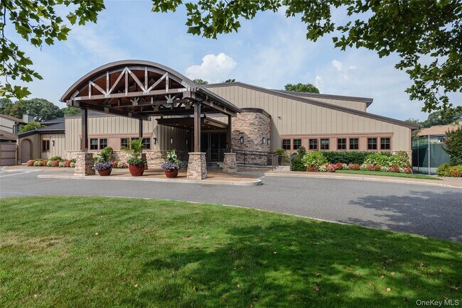 Building Photo - 7 Meadowood Dr