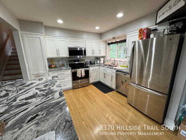 Building Photo - 8370 Hillside Trail S