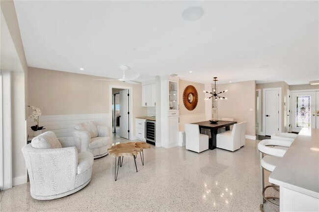 Building Photo - 807 Snug Island