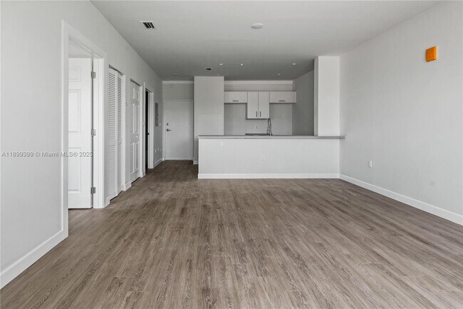 Building Photo - 2311 NW 22nd Ave