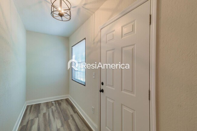 Building Photo - 3BR/1B home in Jacksonville