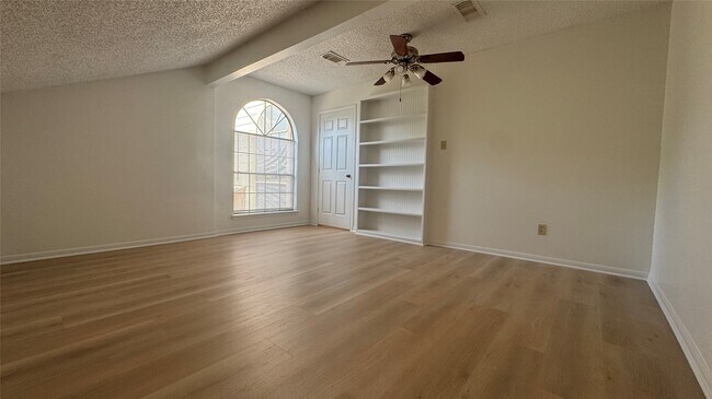 Building Photo - 9826 Chiselhurst Dr