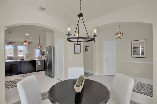 Building Photo - 6510 Teramo Ter