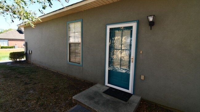 Building Photo - Must See! 2 BR 2 BA condominium located in...