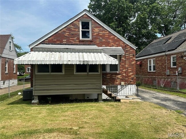 Building Photo - 6832 Raymond Ave