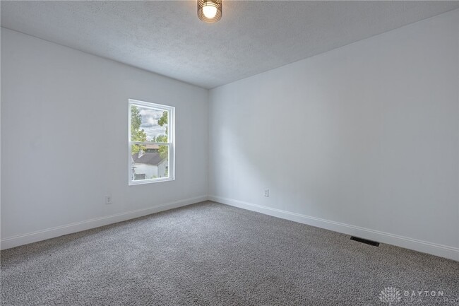 Building Photo - 321 Deeds Ave