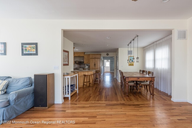 Building Photo - 164 Osborne Ave