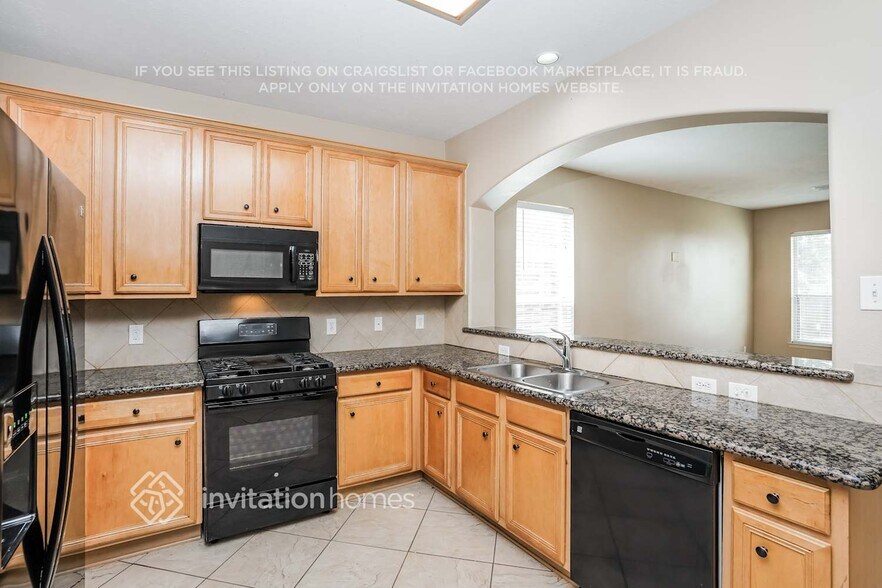 Building Photo - 16614 Greenbriar Point Ln