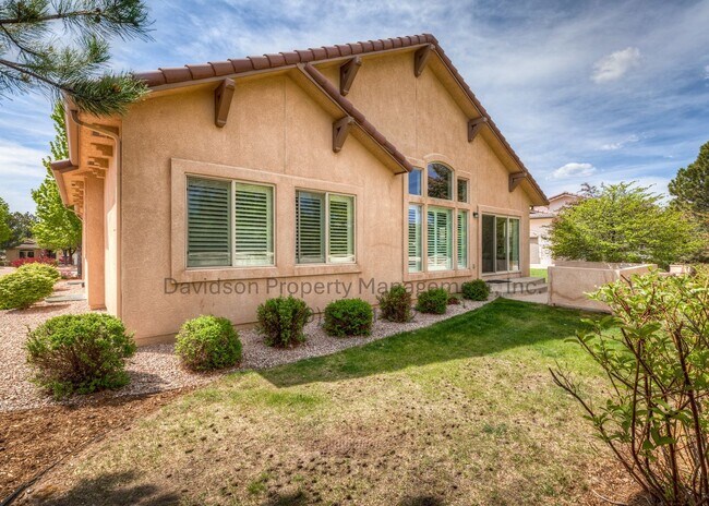 Building Photo - Gorgeous 4 Bedroom House in Pine Creek