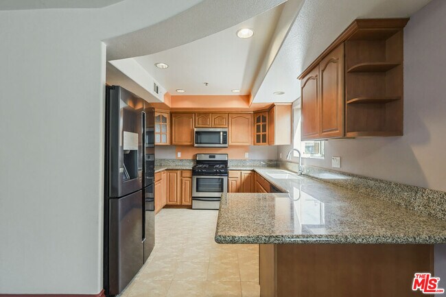 Building Photo - 1559 W 207th St