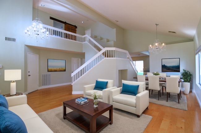 Building Photo - 1287 Sunglow Dr