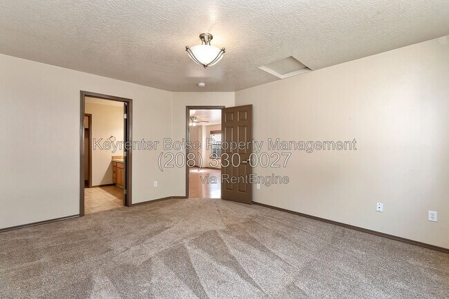 Building Photo - 3354 W Wave Dr