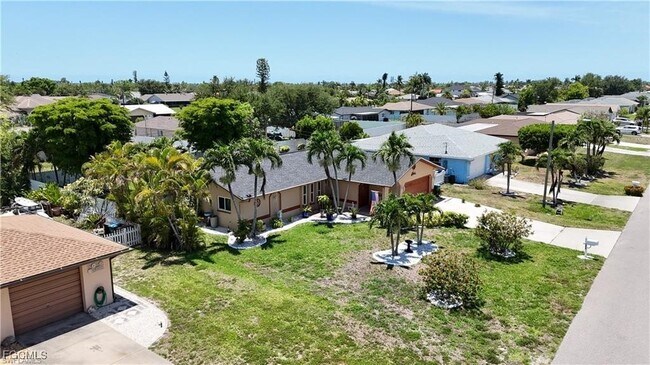 Building Photo - 1424 SE 22nd Terrace