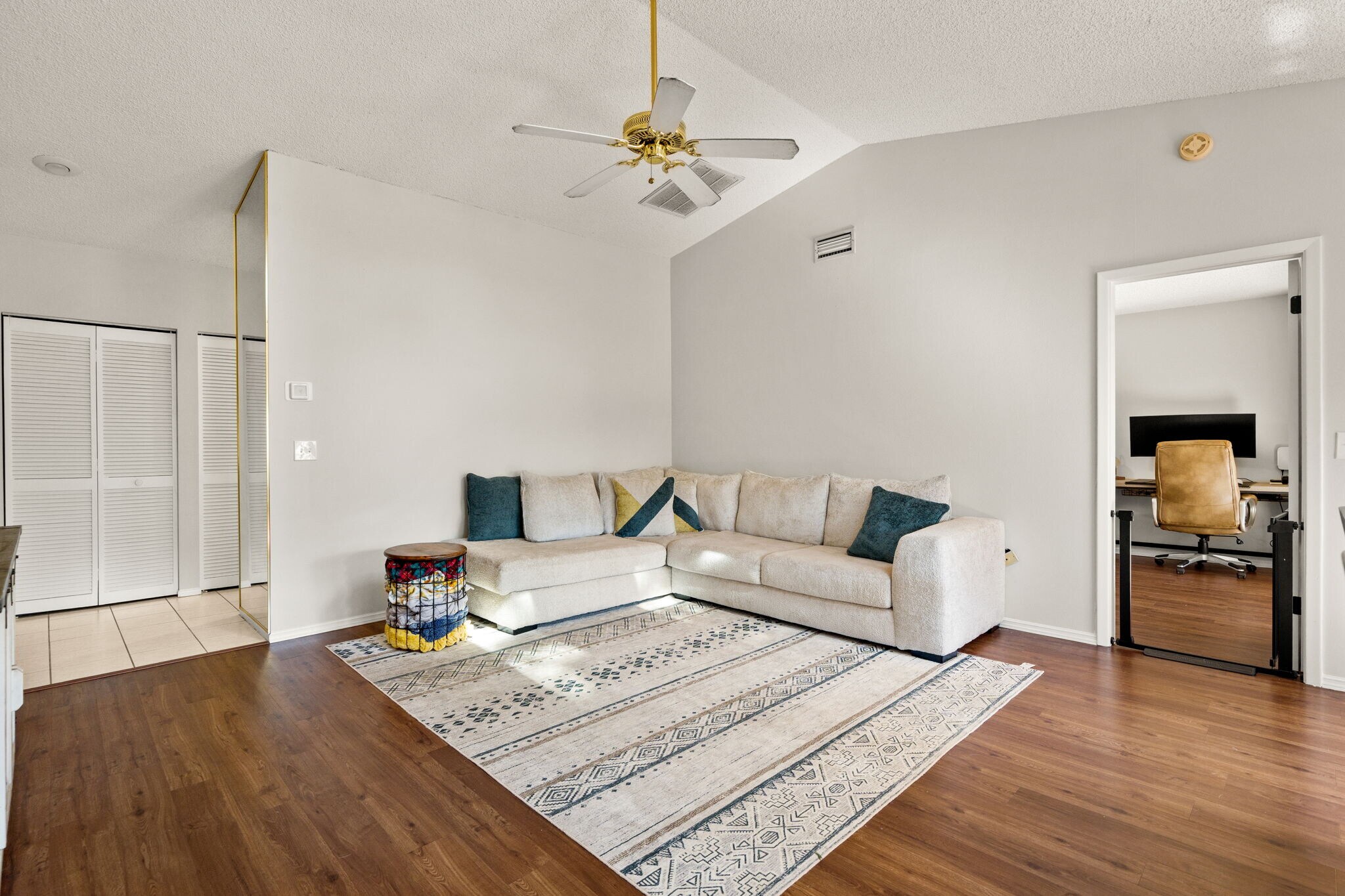 Building Photo - 8006 Picketts Ct